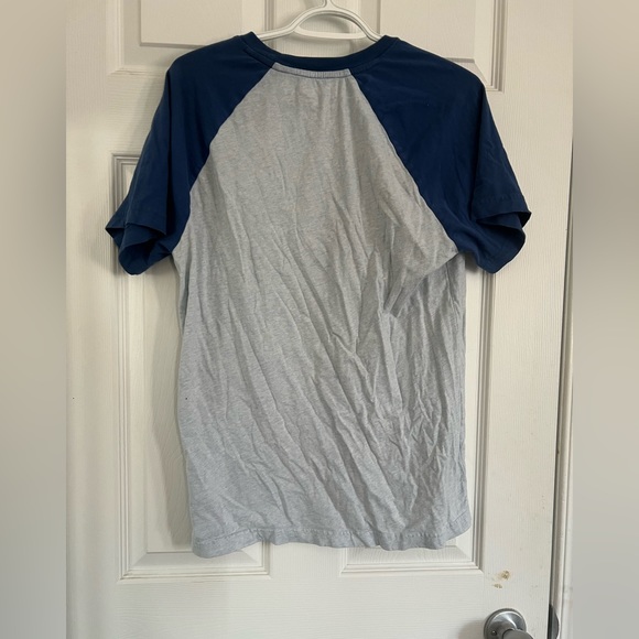 Roots tshirt - Picture 2 of 3